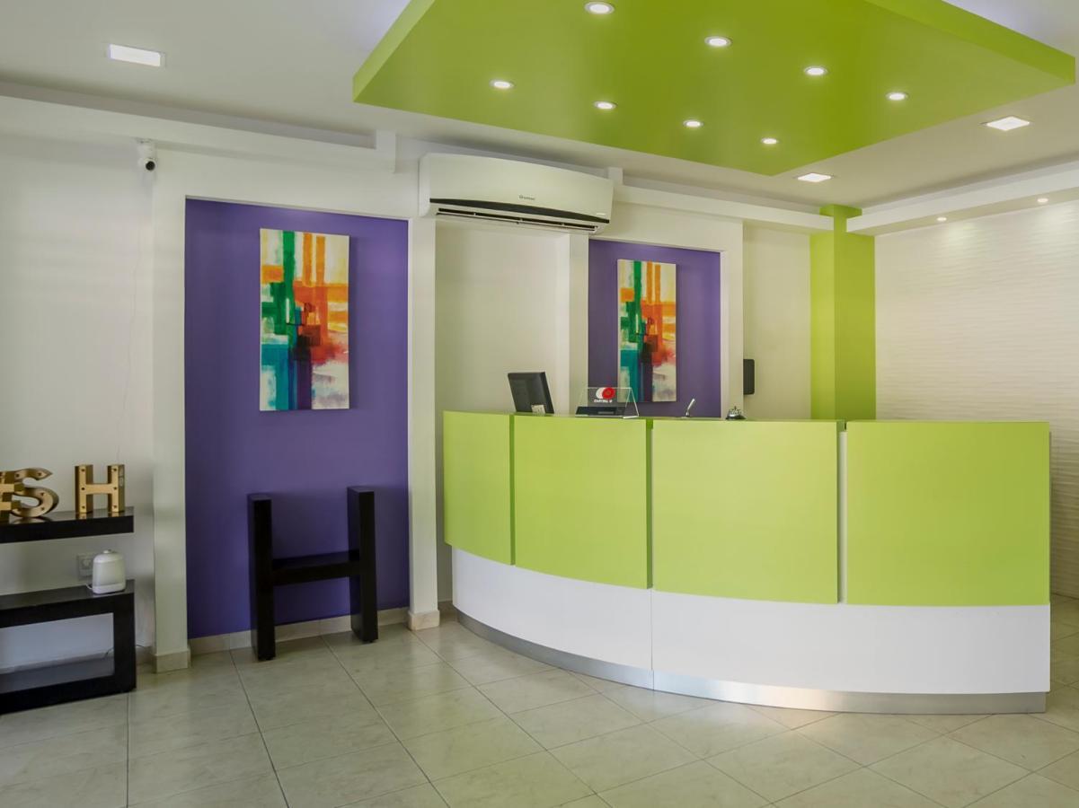 Smart Hotel מונטריי מראה חיצוני תמונה