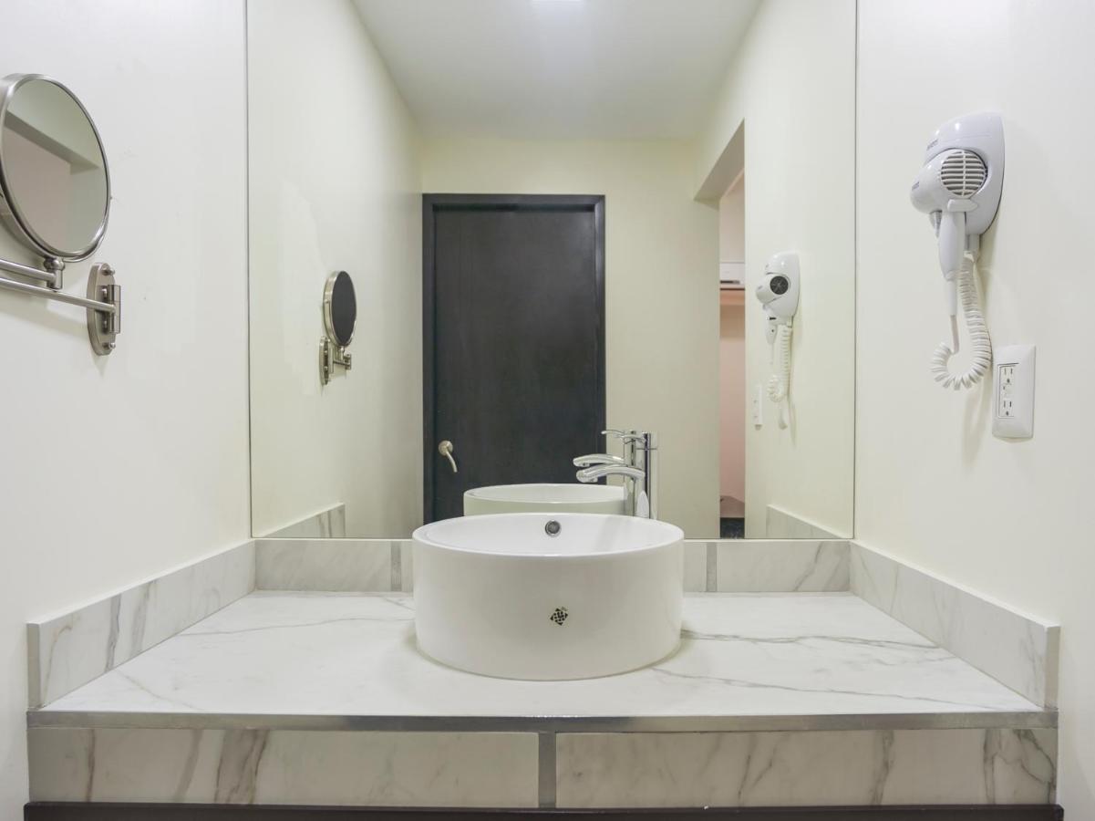 Smart Hotel מונטריי מראה חיצוני תמונה