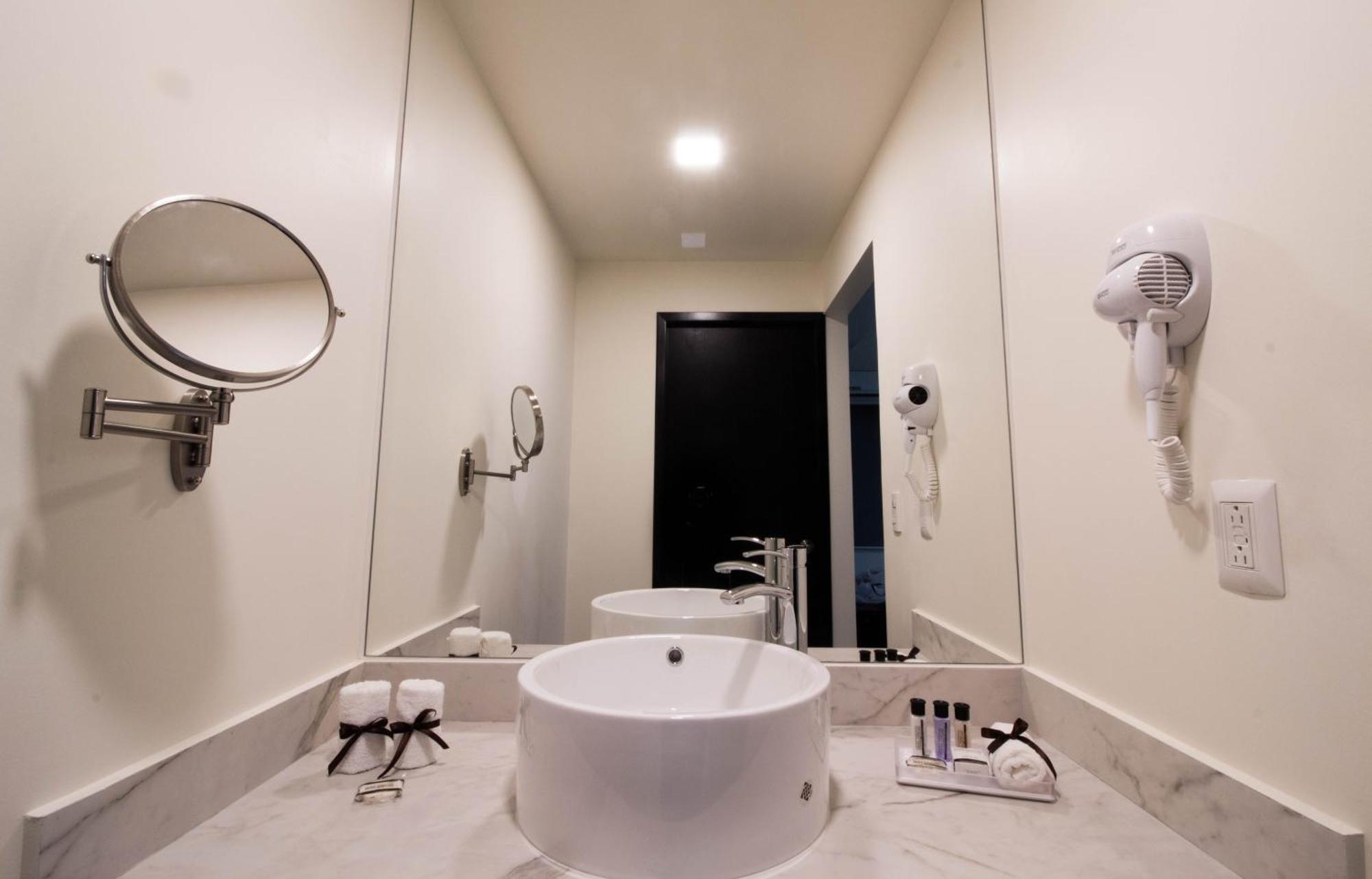 Smart Hotel מונטריי מראה חיצוני תמונה